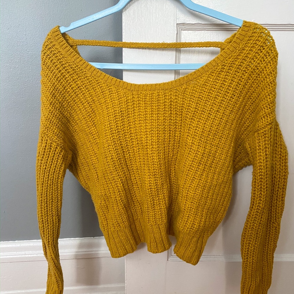 Mustard yellow cropped sweater with twist back